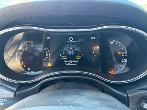 Used 2022 Jeep Grand Cherokee Limited AWD/4WD image 20