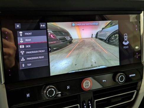 New 2026 Porsche Macan image 37