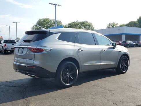 Used 2023 Buick Enclave Essence w/ Sport Touring Edition AWD/4WD image 4
