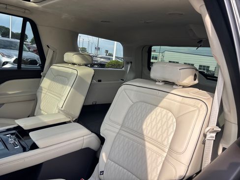 Certified 2020 Lincoln Navigator Black Label w/ Cargo Convenience Package AWD/4WD image 26