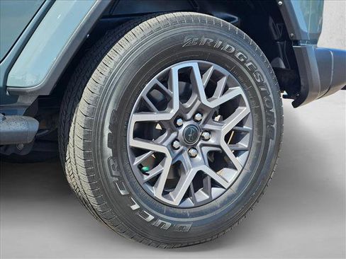 Used 2024 Jeep Wrangler Unlimited Sahara w/ Technology Group AWD/4WD image 28