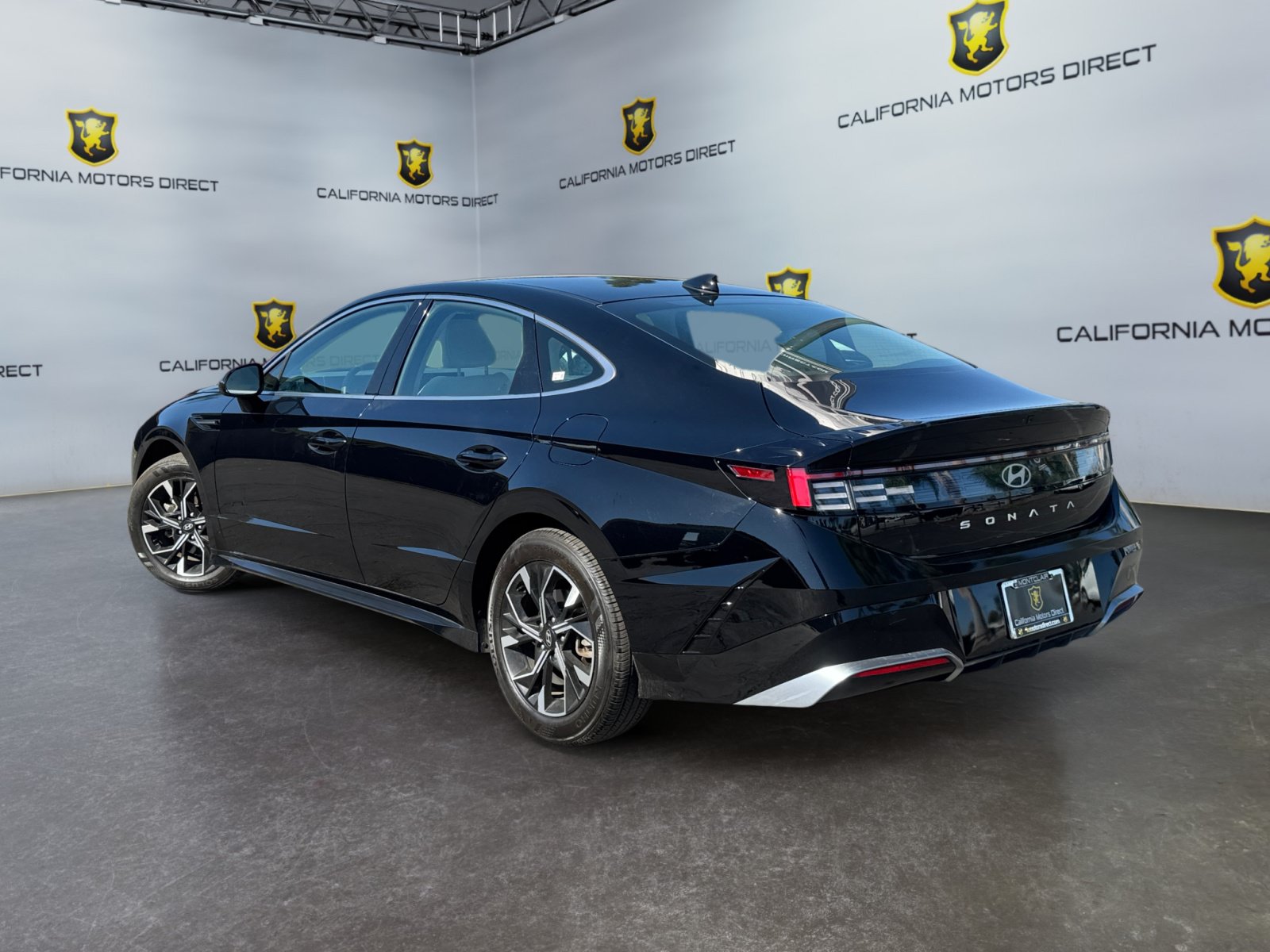 Used 2025 Hyundai Sonata SEL FWD image 3
