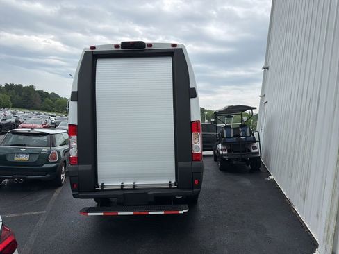 Used 2024 RAM ProMaster 3500 w/ Delivery Van Package FWD image 4