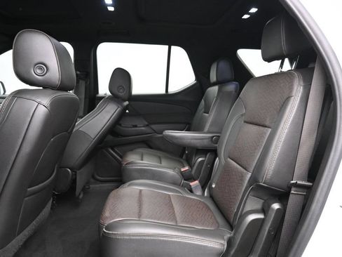 Used 2023 Chevrolet Traverse High Country FWD image 4