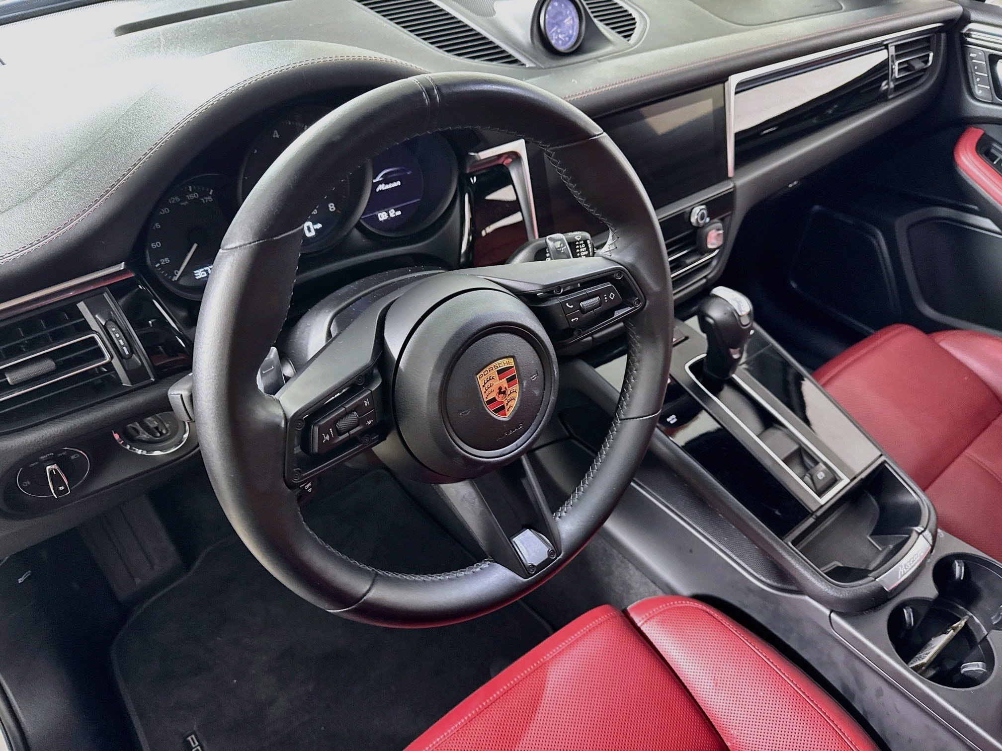 Used 2023 Porsche Macan AWD/4WD image 14
