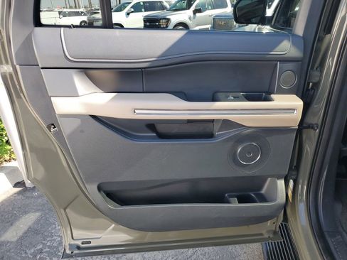 Used 2024 Ford Expedition Max Limited image 17