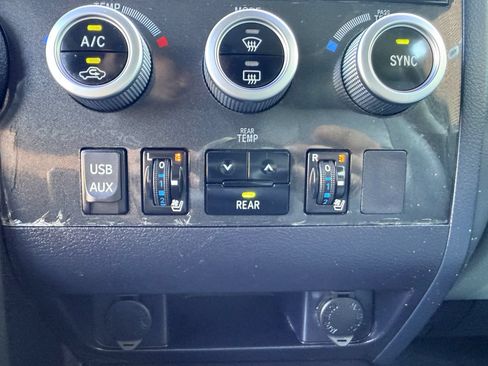 Used 2018 Toyota Sequoia Platinum w/ Carpet Mat Package AWD/4WD image 19