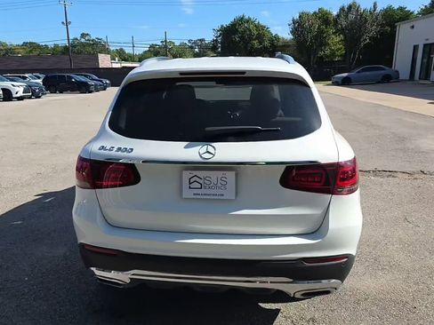 Certified 2022 Mercedes-Benz GLC 300 image 8