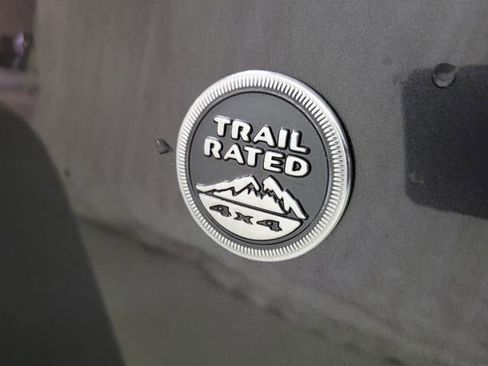 Used 2018 Jeep Wrangler Unlimited Sahara w/ Connectivity Group image 62