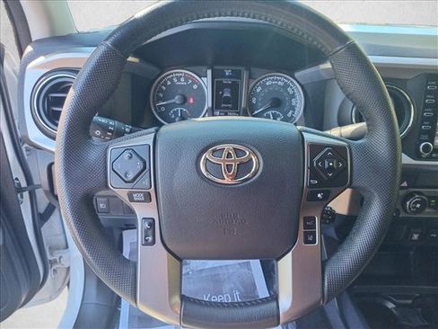 Used 2020 Toyota Tacoma SR5 image 17