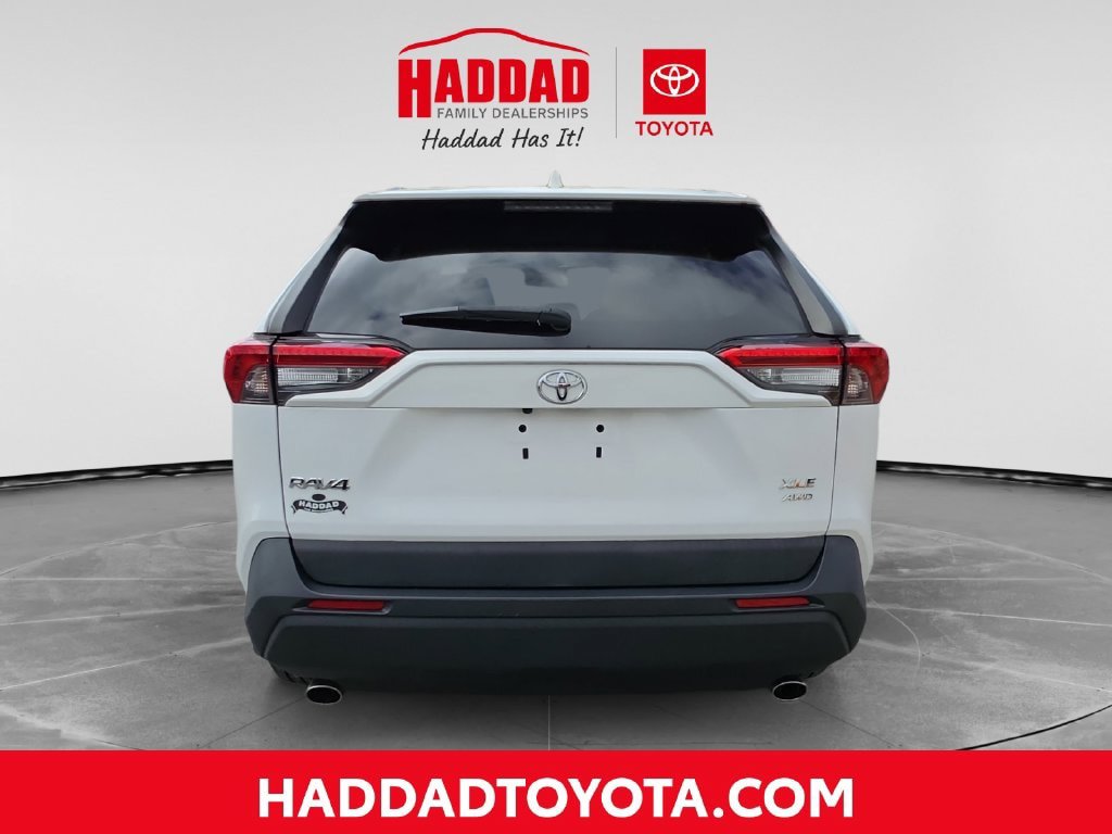Certified 2020 Toyota RAV4 XLE Premium AWD/4WD image 4