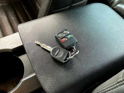 Used 2008 Ford Mustang GT RWD image 31