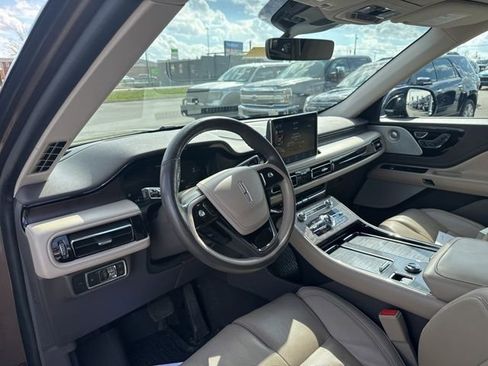 Used 2022 Lincoln Aviator Reserve w/ Equipment Group 201A image 10