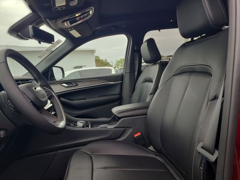 New 2025 Jeep Grand Cherokee Limited w/ Luxury Tech Group II image 12