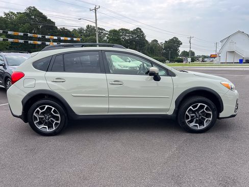 Used 2017 Subaru Crosstrek 2.0i Limited AWD/4WD image 9