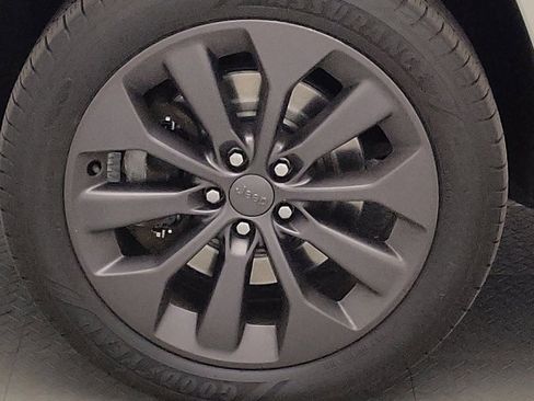 Used 2019 Jeep Cherokee High Altitude image 31