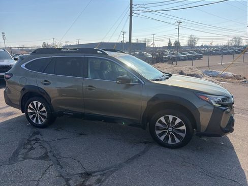 Used 2025 Subaru Outback Limited image 5