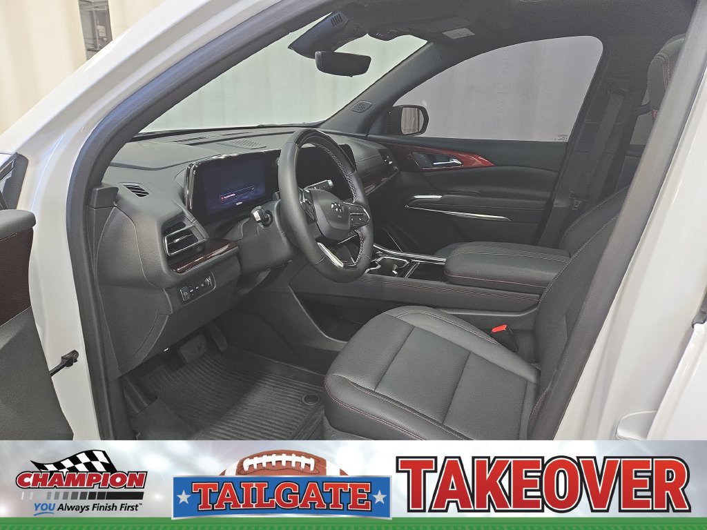 Used 2025 Chevrolet Traverse Z71 w/ Enhanced Driving Package AWD/4WD image 11