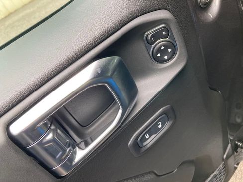 New 2025 Jeep Gladiator Sport image 12