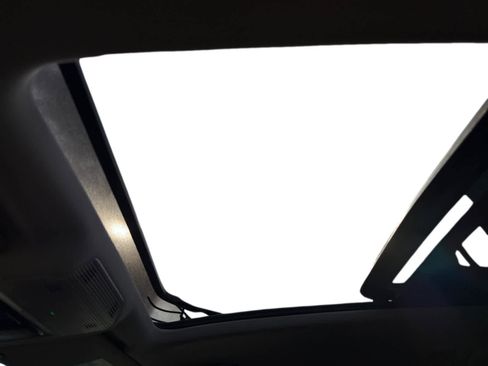 Used 2025 Volkswagen Atlas SEL image 19