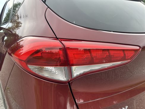 Used 2017 Hyundai Tucson SE Plus AWD/4WD image 11