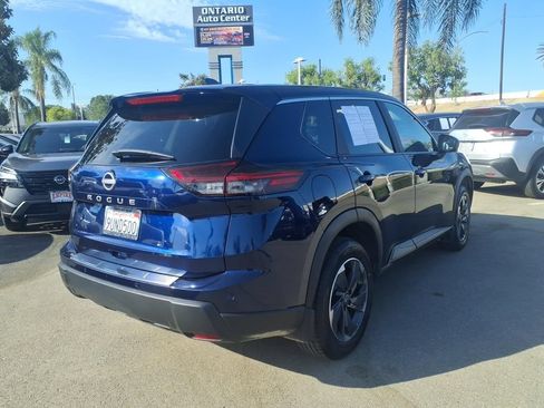 Certified 2025 Nissan Rogue SV FWD image 6