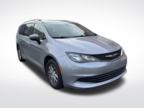 Used 2020 Chrysler Voyager Lxi FWD image 1