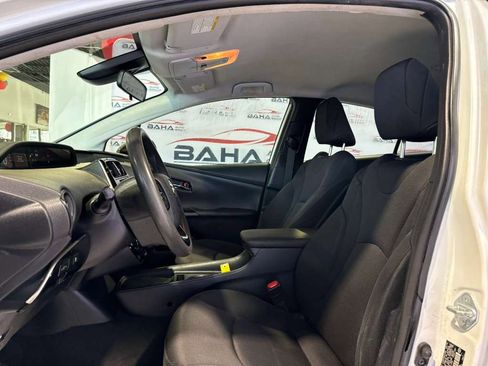 Used 2019 Toyota Prius L Eco FWD image 25