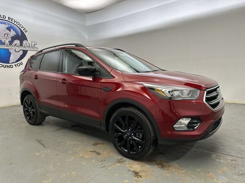 Used 2018 Ford Escape SE w/ SE Sport Appearance Package AWD/4WD image 12