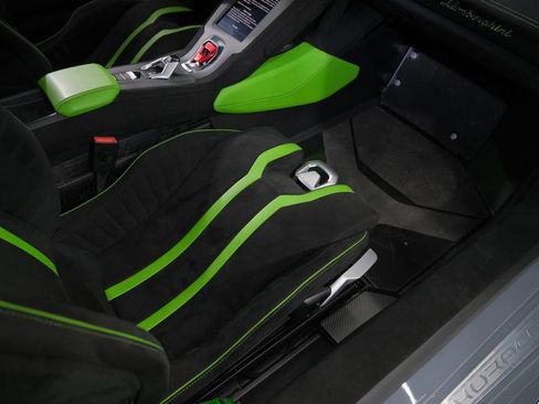 Used 2023 Lamborghini Huracan STO RWD image 21