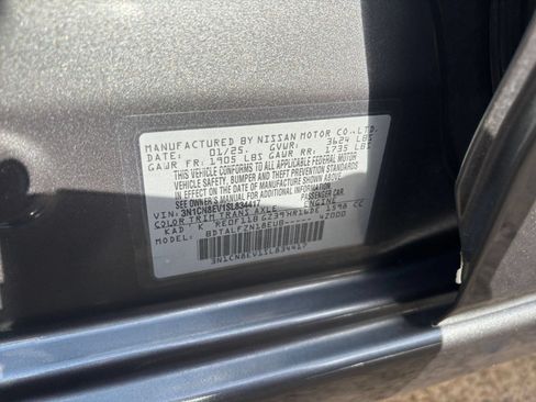 Used 2025 Nissan Versa SV FWD image 27