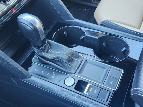 Used 2022 Volkswagen Atlas Cross Sport SE image 23