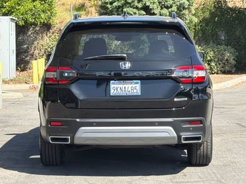 Certified 2024 Honda Pilot Touring image 5