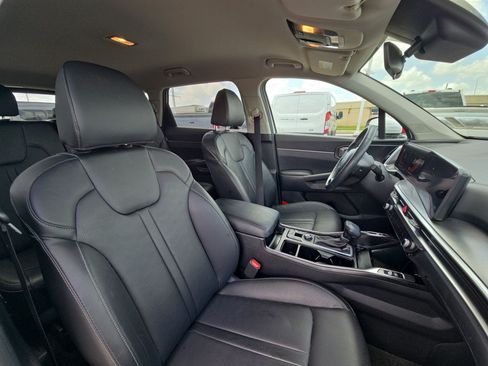 Used 2025 Kia Sorento S FWD image 31