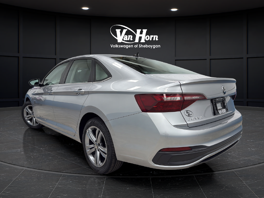 Used 2024 Volkswagen Jetta SE FWD image 5