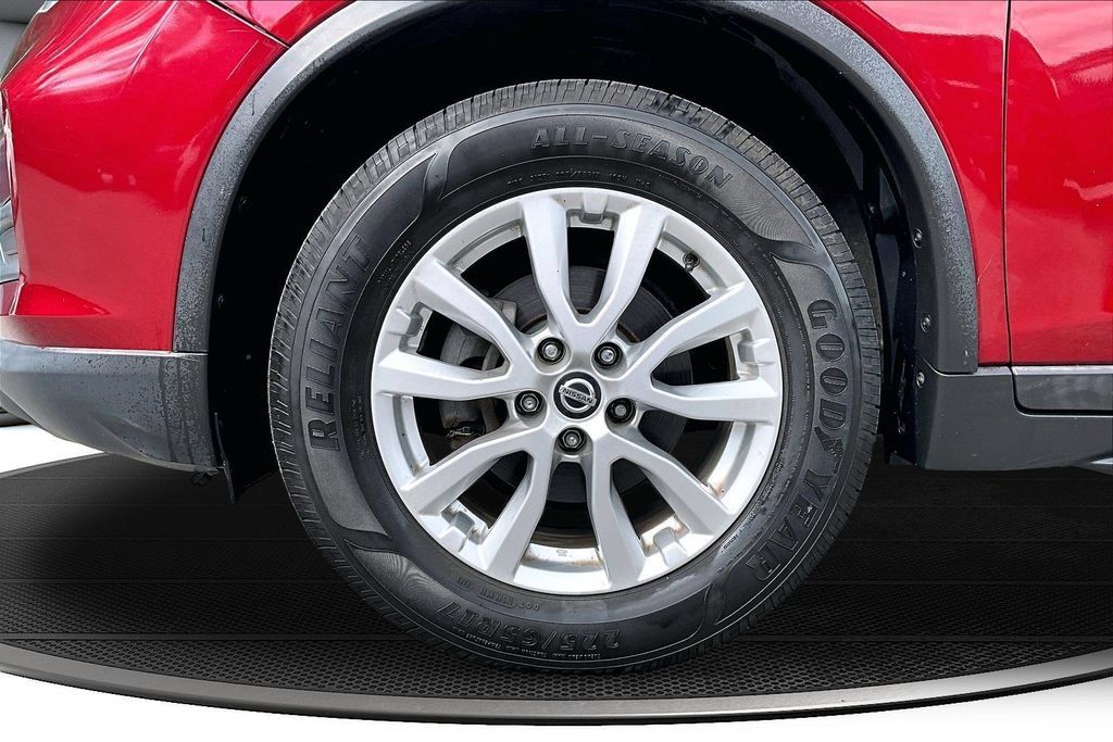 Used 2020 Nissan Rogue SV AWD/4WD image 34