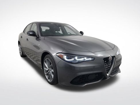 Used 2024 Alfa Romeo Giulia Ti w/ Active Assist Plus Package AWD/4WD image 2