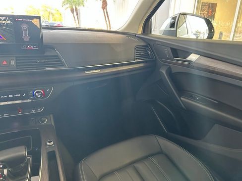 Used 2023 Audi Q5 2.0T Premium w/ Convenience Package image 11