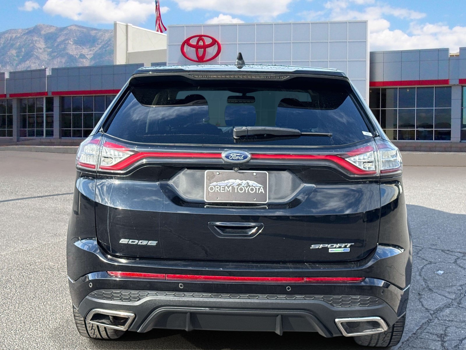Used 2018 Ford Edge Sport w/ Technology Package AWD/4WD image 4