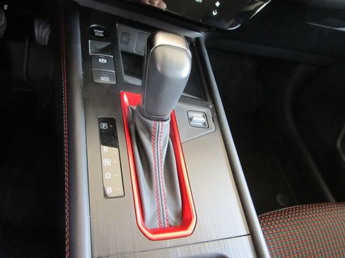 Used 2025 Nissan Kicks SR AWD/4WD image 34