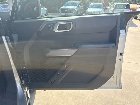 Used 2022 Ford Bronco Outer Banks w/ Sasquatch Package AWD/4WD image 9