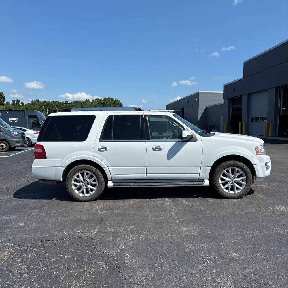 Used 2016 Ford Expedition Limited AWD/4WD image 10