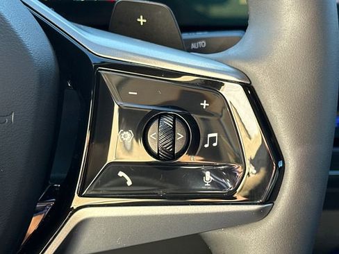 Used 2025 BMW 530i xDrive image 28