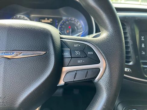 Used 2015 Chrysler 200 Limited image 21