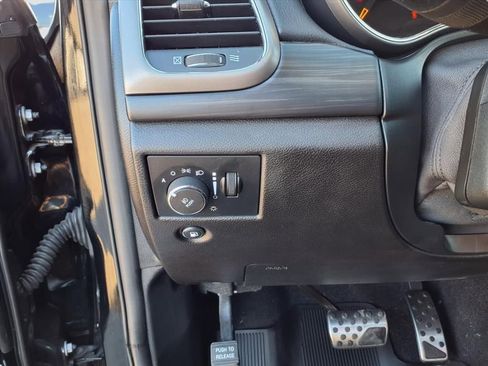 Used 2021 Jeep Grand Cherokee Laredo X image 24