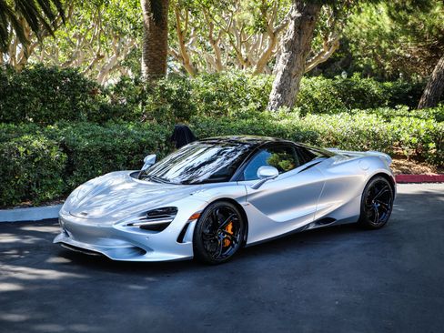 Used 2024 McLaren 750S Spider RWD image 7