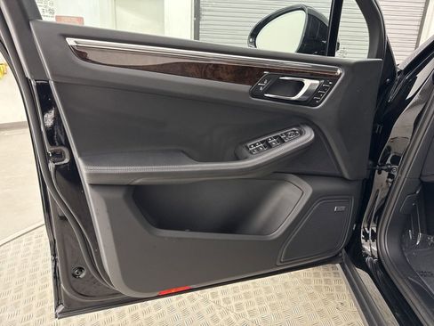 New 2025 Porsche Macan image 23