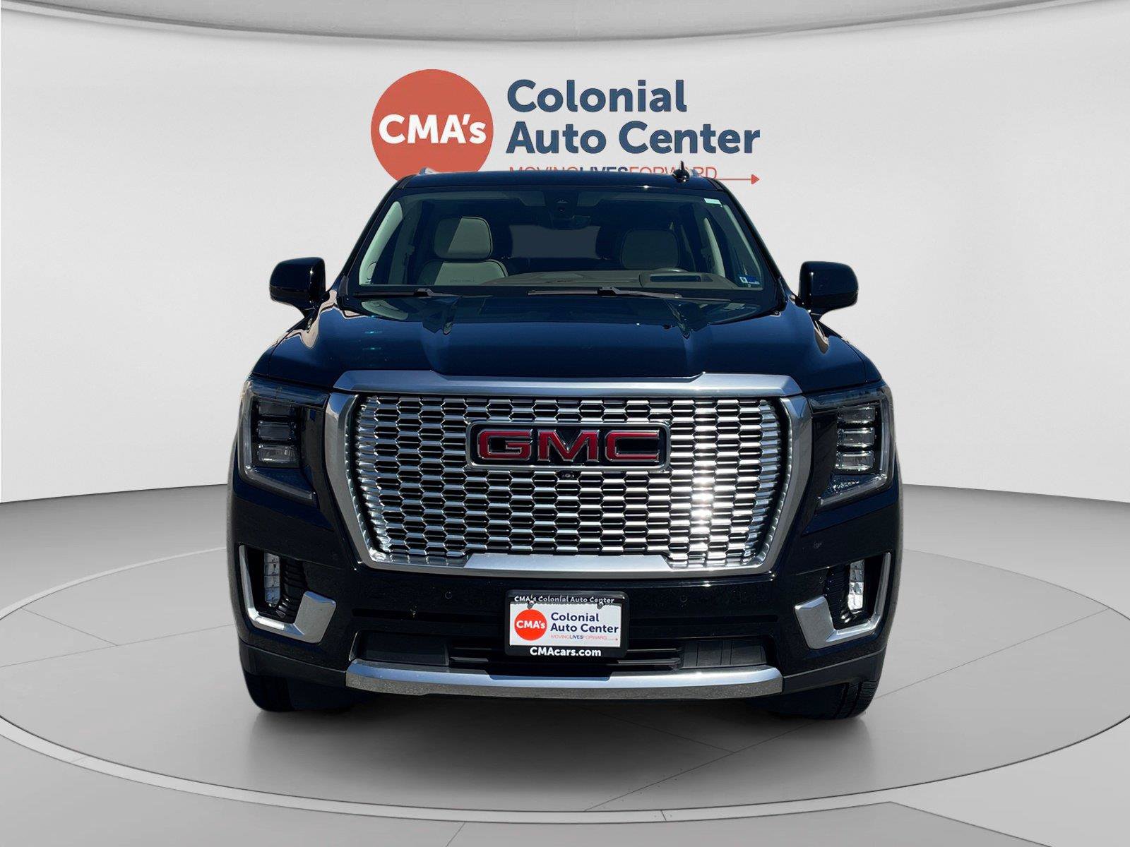 Used 2022 GMC Yukon XL Denali w/ Denali Premium Package AWD/4WD image 8