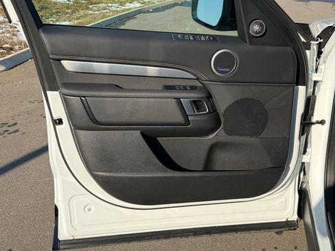 Certified 2025 Land Rover Discovery Dynamic SE image 14