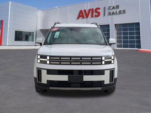 Used 2025 Hyundai Santa Fe SEL image 2